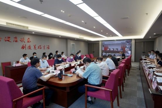 四川尊龙凯时官网集团召开疫情防控工作领导小组2022年第3次会议 集团党委书记、董事长、疫情防控工作领导小组第一组长任丁主持会议并讲话
