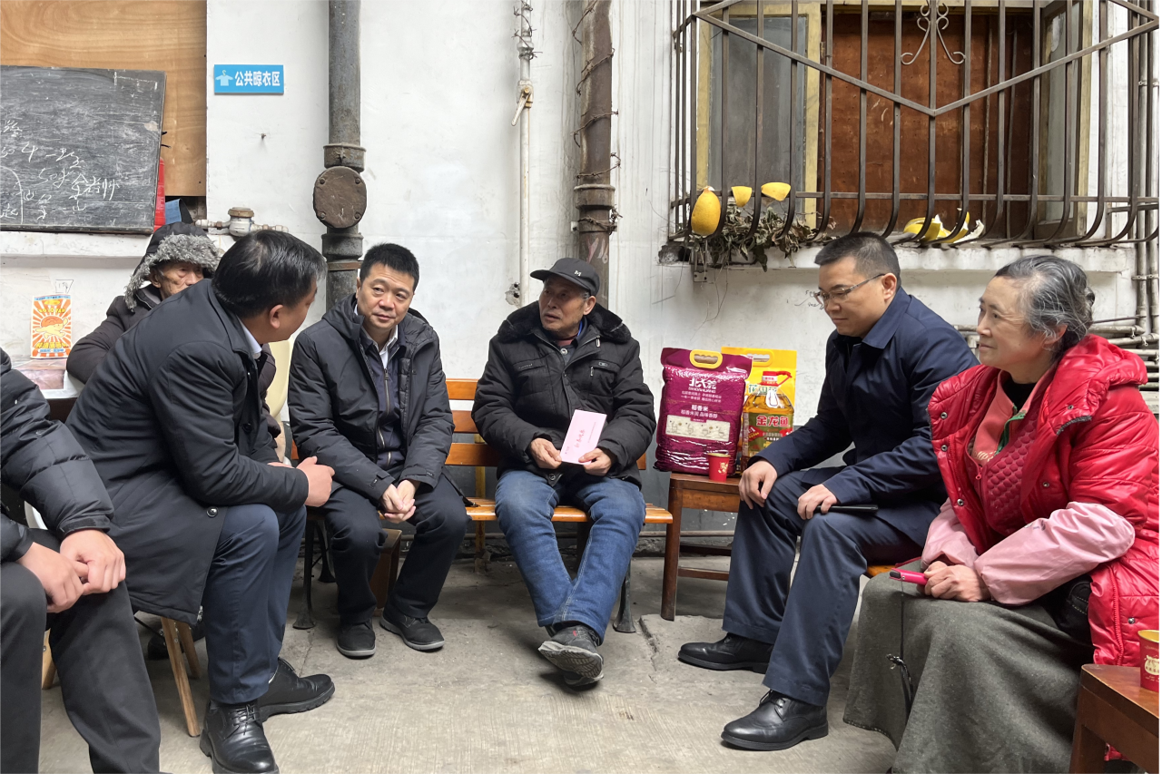 省尊龙凯时官网集团领导班子成员走访慰问生活困难党员、老党员、老干部